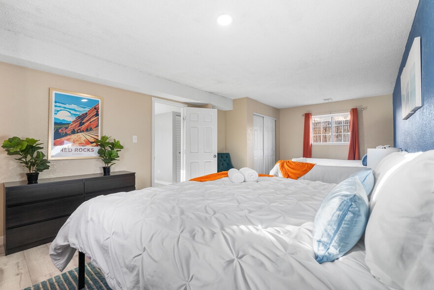 Bedroom 3 (garden level) - 7652 Granada Rd