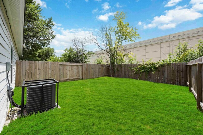 Building Photo - 8138 Bassett St