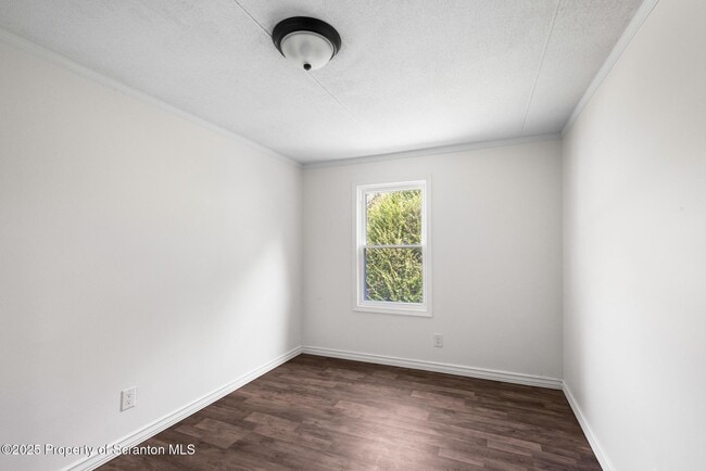 Building Photo - 720 Edgebrook Dr