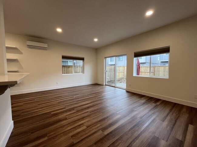 Building Photo - Modern 2022-Built 3-Bedroom Home with Open Layout, Entertainer’s Kitchen. Near Parks & Playgrounds