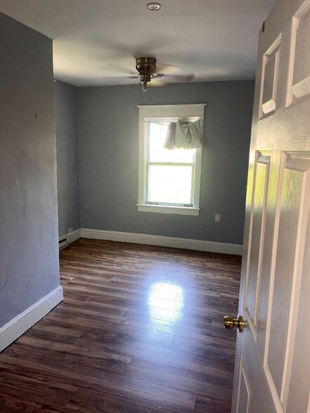 Building Photo - 1046 Trenton Rd