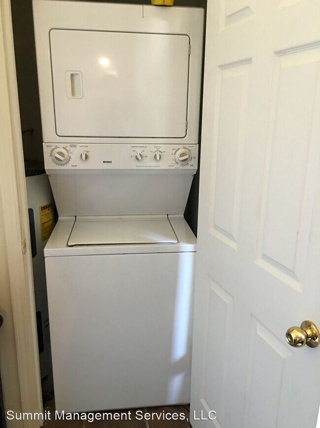 Building Photo - 1 br, 1 bath House - 17B PR 1109