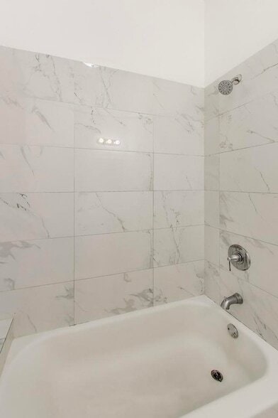 Building Photo - 1908 W 48th St