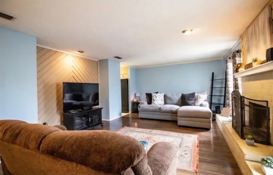 Building Photo - 2322 77th St