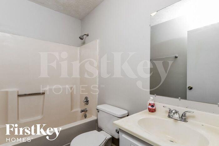 Building Photo - 64 Blanc Way