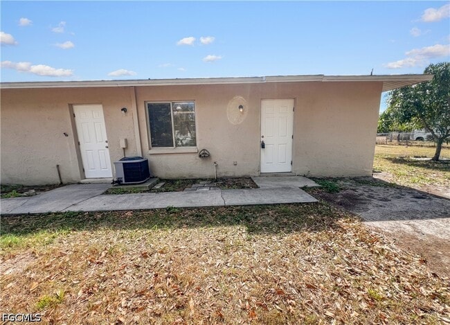 Building Photo - 2239 Iris Way