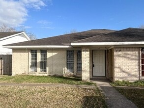Building Photo - 6736 W Fuqua St