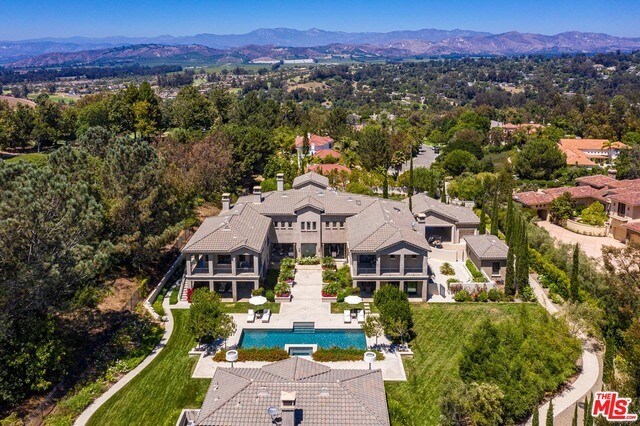 Building Photo - 1209 Via Aracena