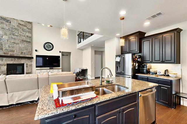 Building Photo - 505 Amistad Cv