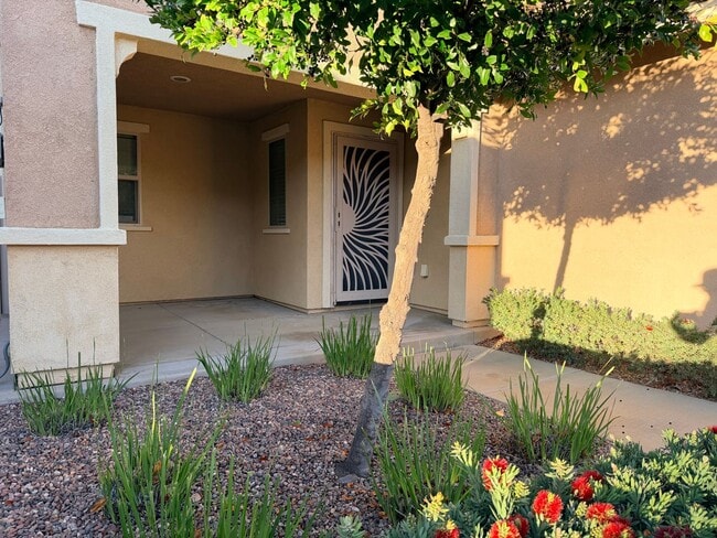 Building Photo - Estrella home for rent!