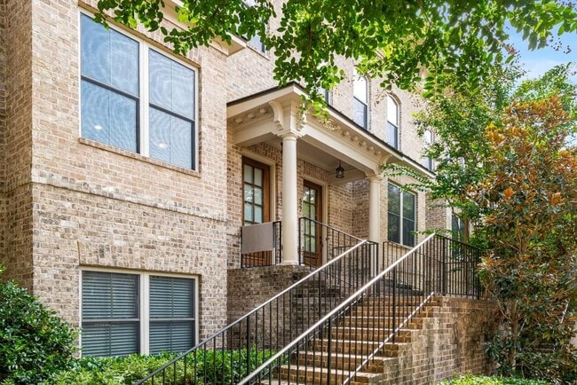 Building Photo - 523 Ansley Cir NE