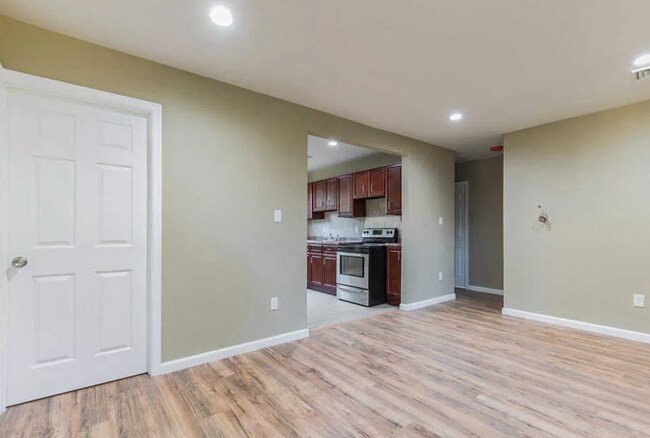 Building Photo - 5525 Schumacher Dr