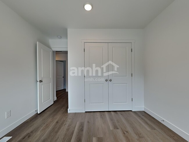 Building Photo - 7741 Selah St SW