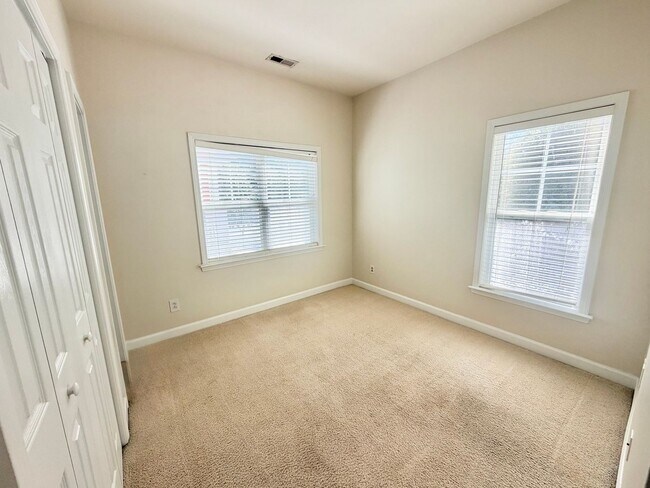 Building Photo - 1539 Pecan Ave