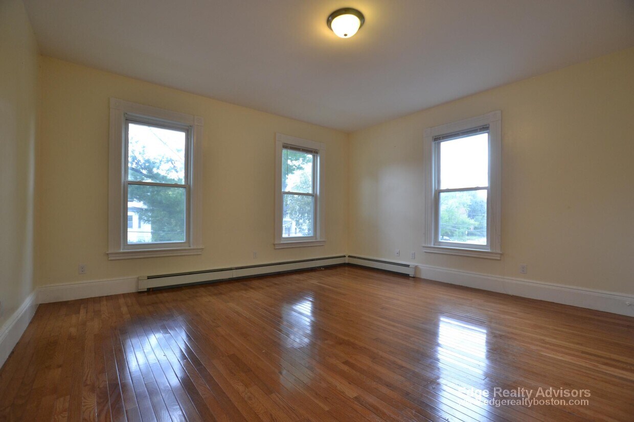 Building Photo - 16 Sparhawk St