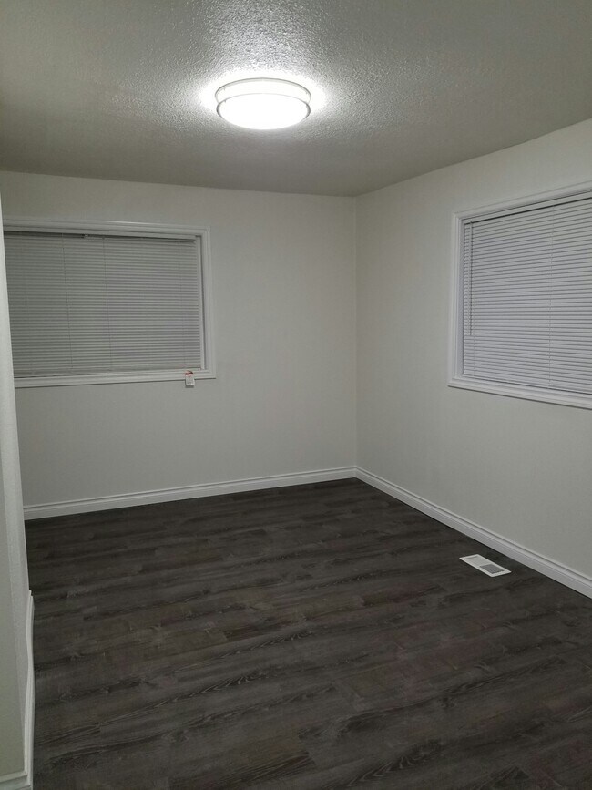 Building Photo - 2741 SE 141st Ave