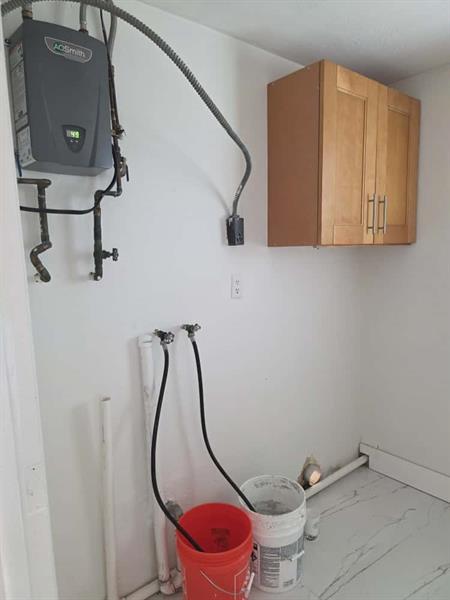 Building Photo - 364 NW 2nd Ct