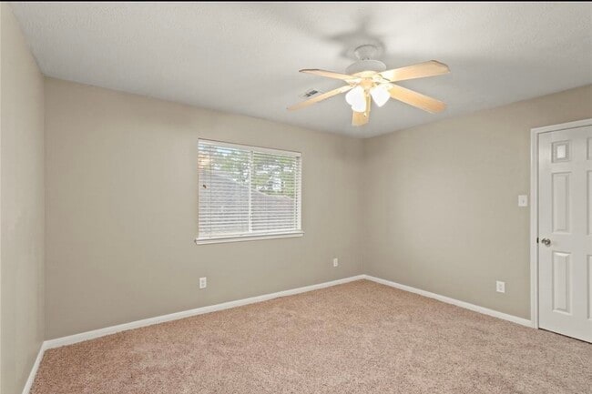 Building Photo - 10807 Oak Bayou Ln