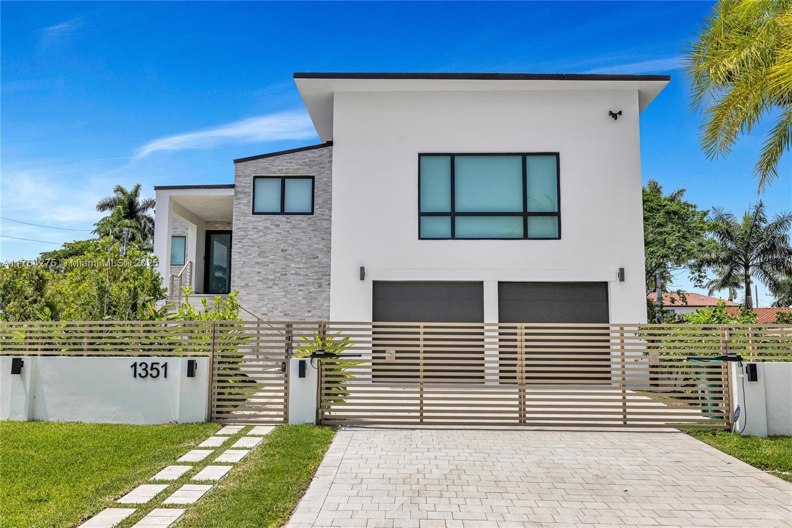 Building Photo - 1351 S Venetian Way