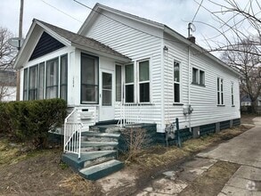 Building Photo - Two Bedroom House in Muskegon