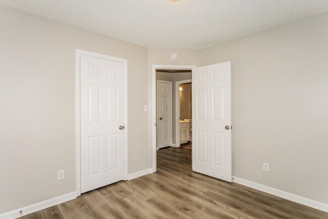 Building Photo - 5769 Saranac Ave