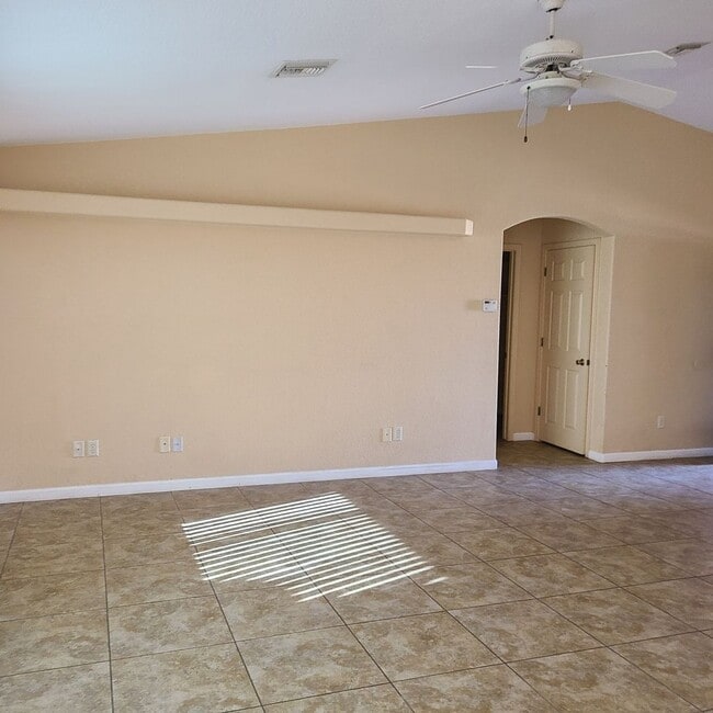 Building Photo - Desirable Corner lot with 2 car garage!