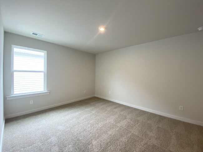 Building Photo - Brand New Single Family Home Just Minutes from Old Town Bluffton!