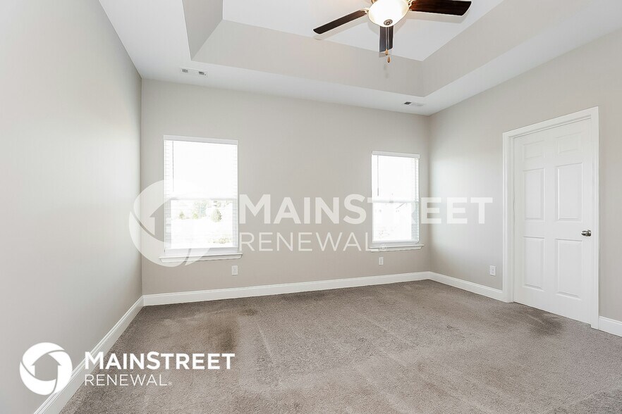 Building Photo - 608 Oakvale Ln