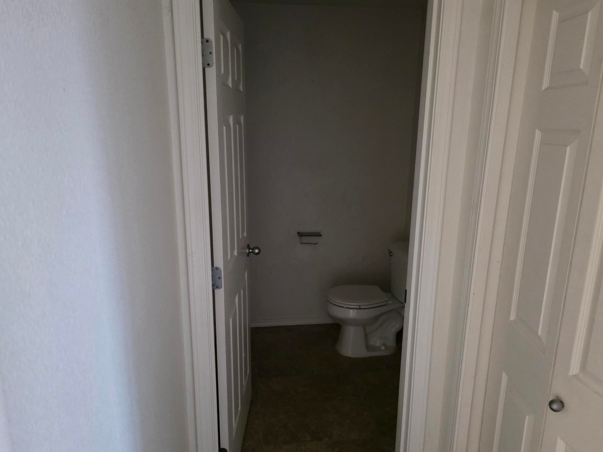 Building Photo - 2026 Meadowridge Ave