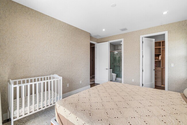 Building Photo - 8233 Crystal Downs Ave