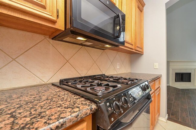 Building Photo - 21323 Grand Hollow Ln