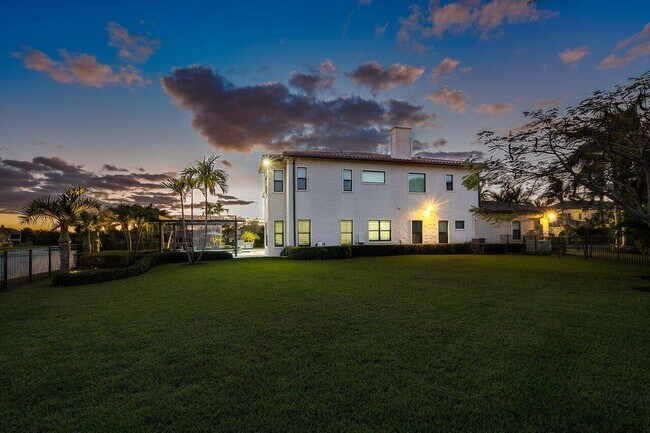 Building Photo - 17511 Cadena Dr