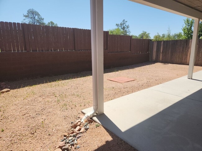 Building Photo - Newer 2 bed / 2 Bath Site Built Home