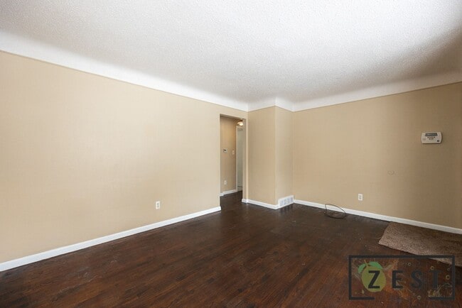 Building Photo - WELCOME HOME!!!!! OPEN HOUSE THURSDAY MAY ...