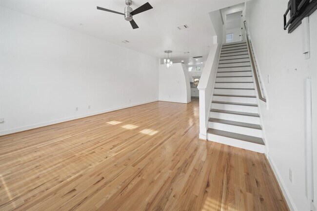 Building Photo - 7650 Springhill St