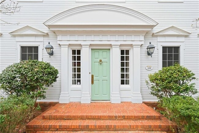 Building Photo - 430 W Wesley Rd NW