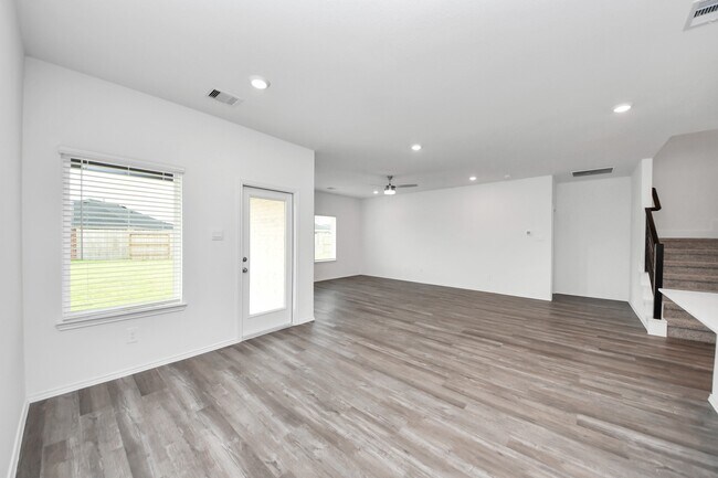 Building Photo - 6127 Ginevra Summers Dr