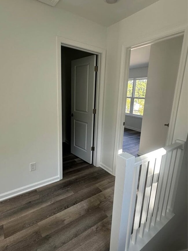 Building Photo - Twin Lakes Duplex