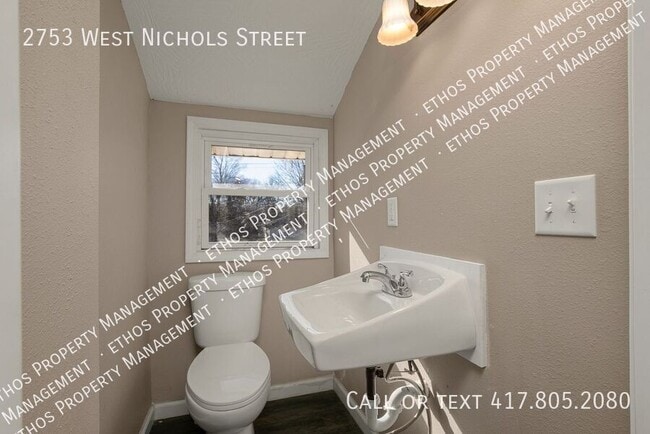 Building Photo - 2753 W Nichols St