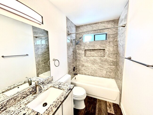 Building Photo - **1150/MONTH** MEDICAL CENTER***