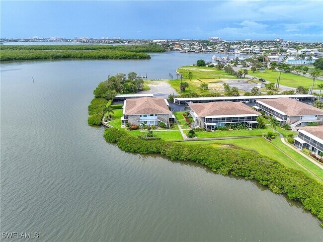Building Photo - 330 Kon Tiki Dr