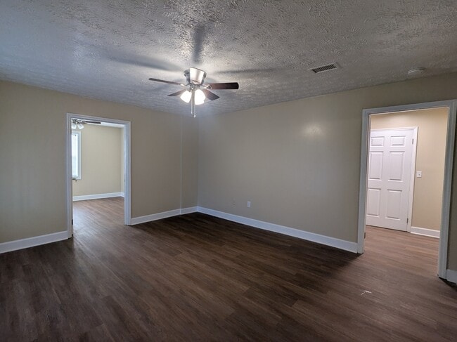 Building Photo - 7574 US-1