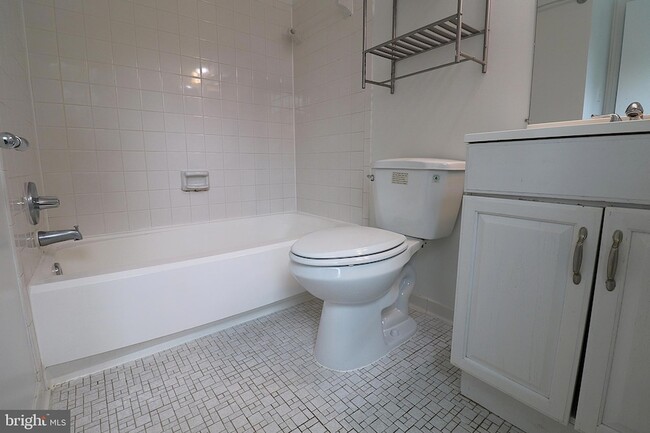 Building Photo - 138 Sharpstead Ln