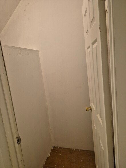 Back hallway storage space - 501 Beatty Rd