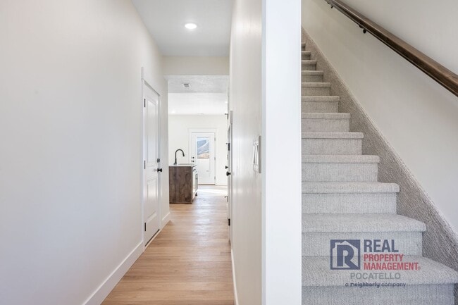 Building Photo - Brand New 3 Bedroom 2.5 Bath Townhome - Small dog allowed