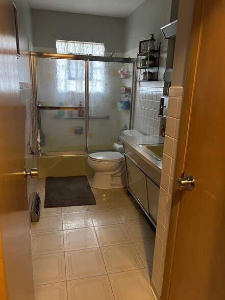 Building Photo - 2010 Richard St