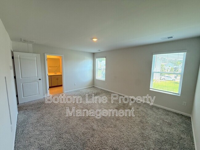 Building Photo - 1066 Plumcrest Dr