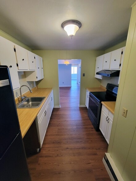 Building Photo - 300 Smithfield Rd