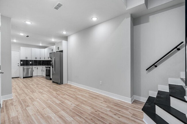 Building Photo - Beautifully Renovated 3 Bed/3.5 Bath Home in the Heart of Lawrenceville -  Available July!