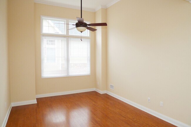 Building Photo - 22 Hemlock Lane